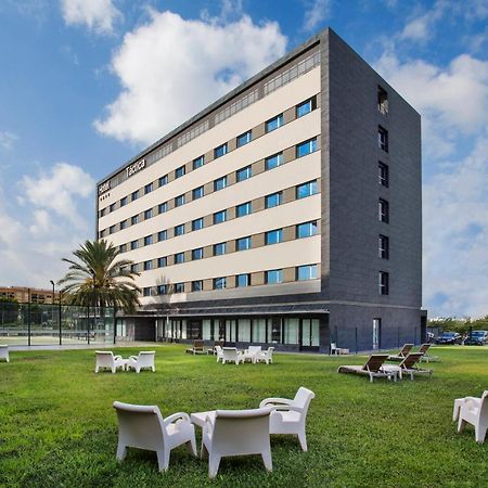 Azz Valencia Tactica Hotel パテルナ エクステリア 写真