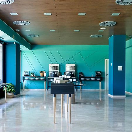 Azz Valencia Tactica Hotel パテルナ エクステリア 写真