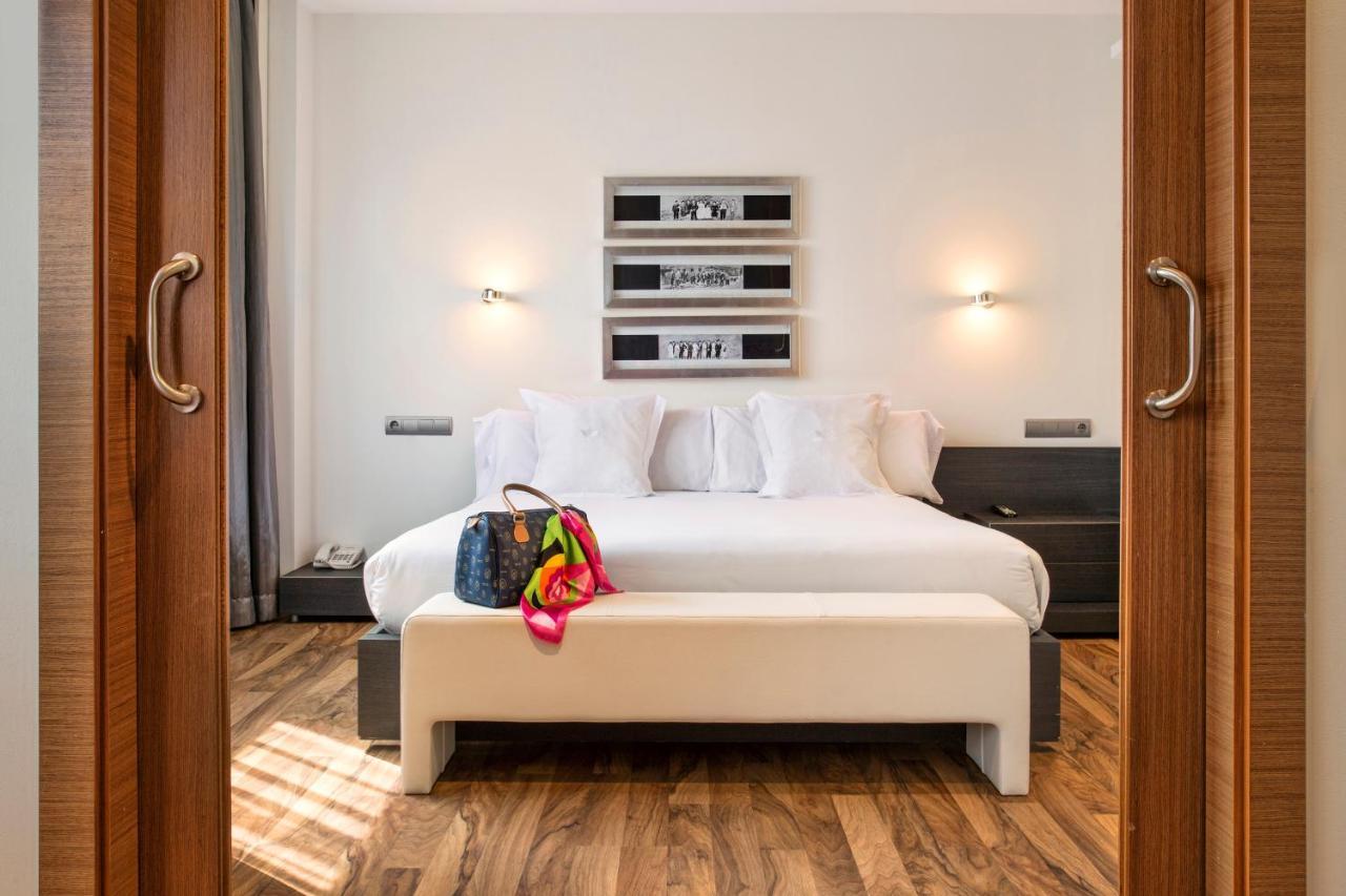Azz Valencia Tactica Hotel パテルナ エクステリア 写真