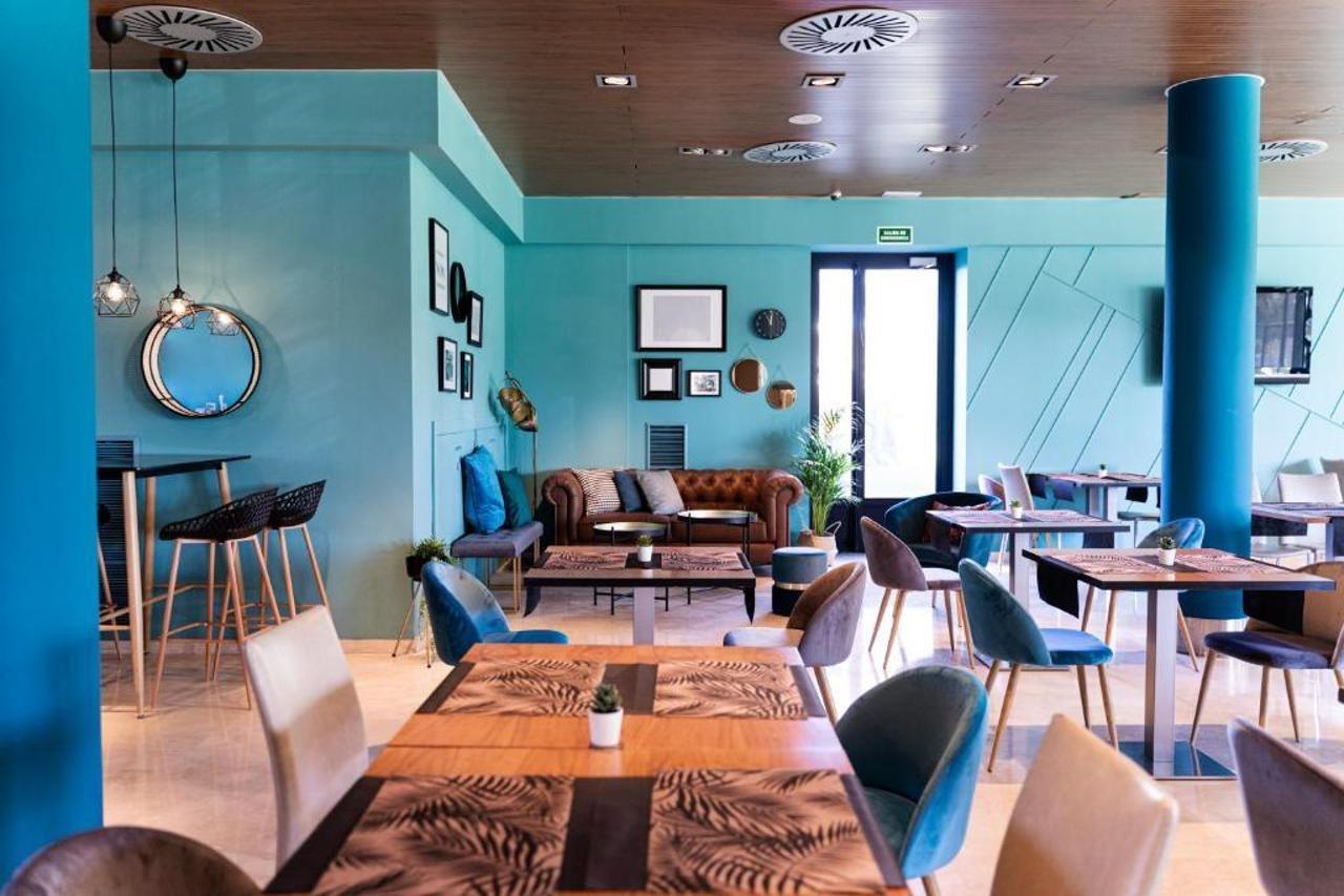 Azz Valencia Tactica Hotel パテルナ エクステリア 写真