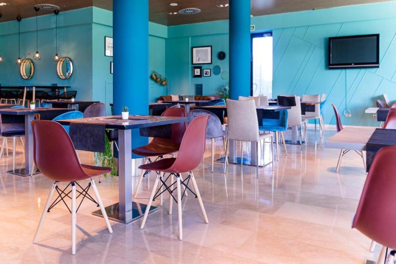 Azz Valencia Tactica Hotel パテルナ エクステリア 写真