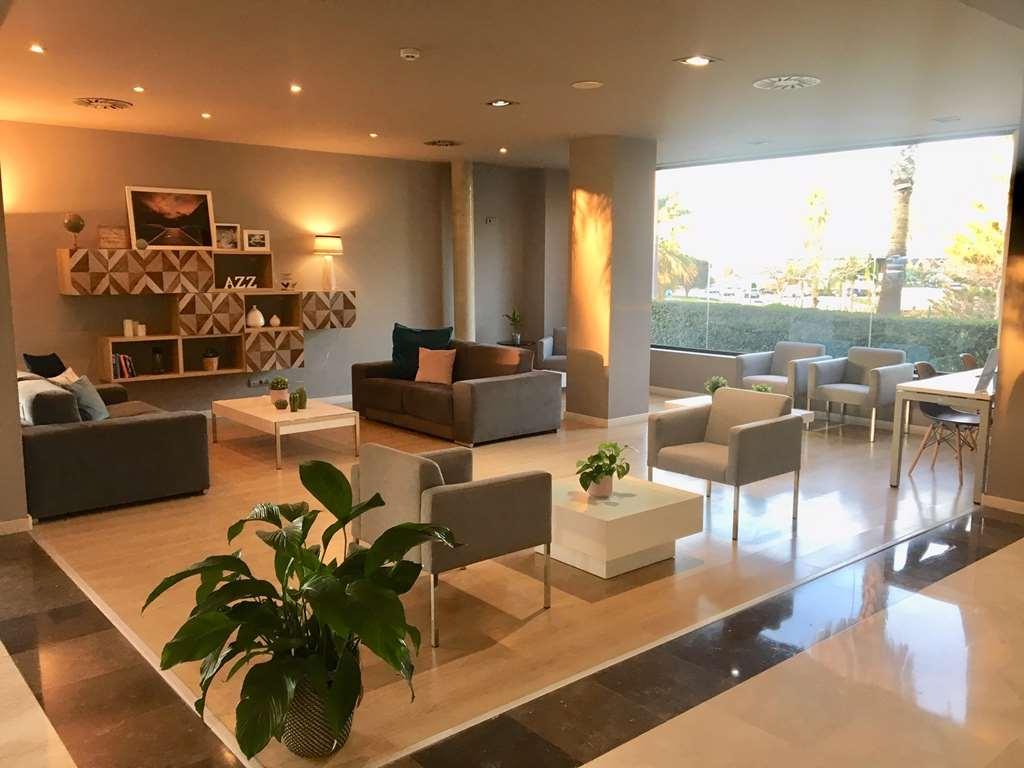 Azz Valencia Tactica Hotel パテルナ 設備 写真