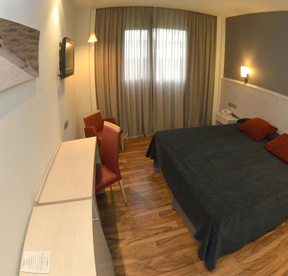 Azz Valencia Tactica Hotel パテルナ エクステリア 写真