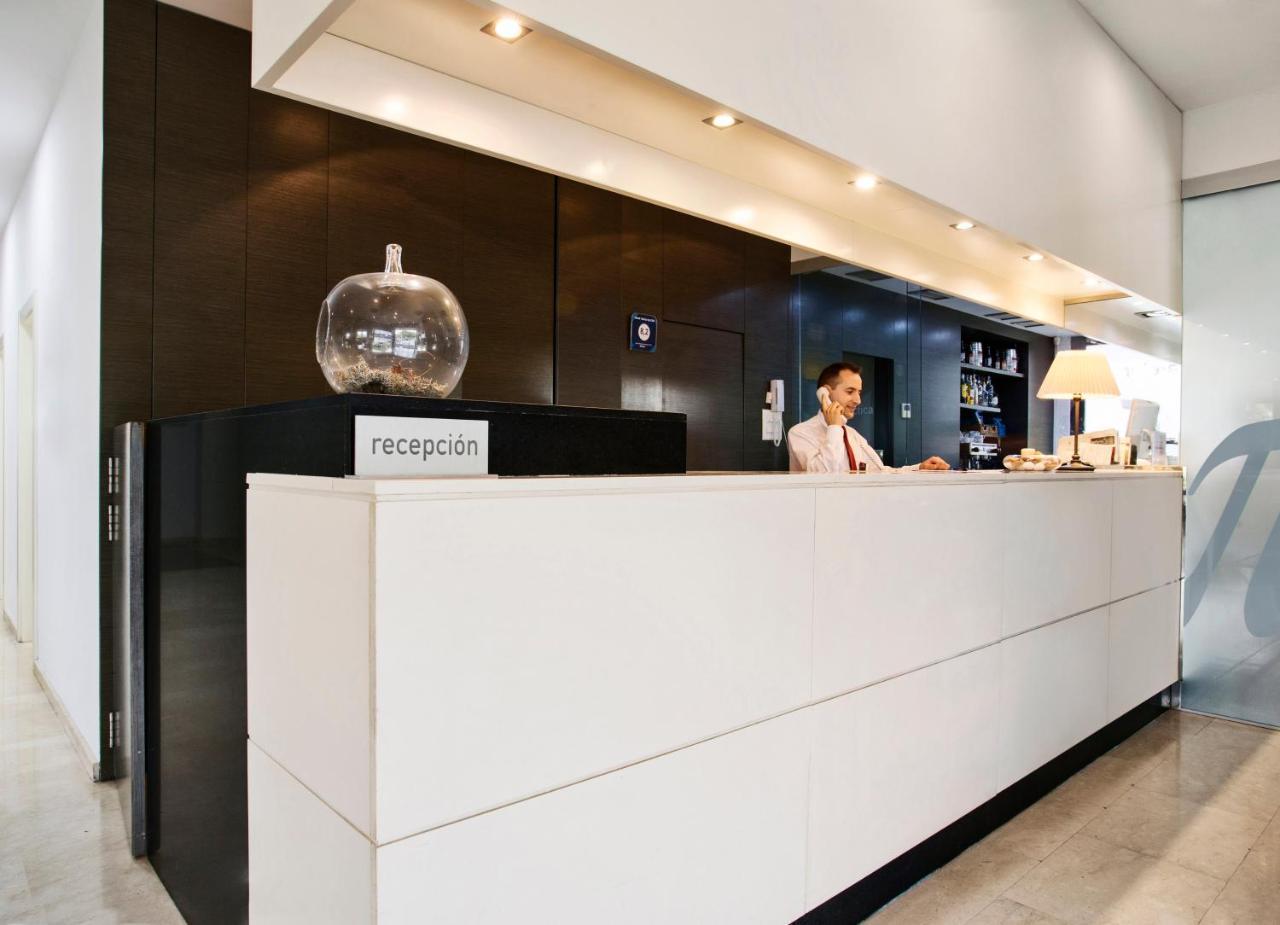 Azz Valencia Tactica Hotel パテルナ エクステリア 写真