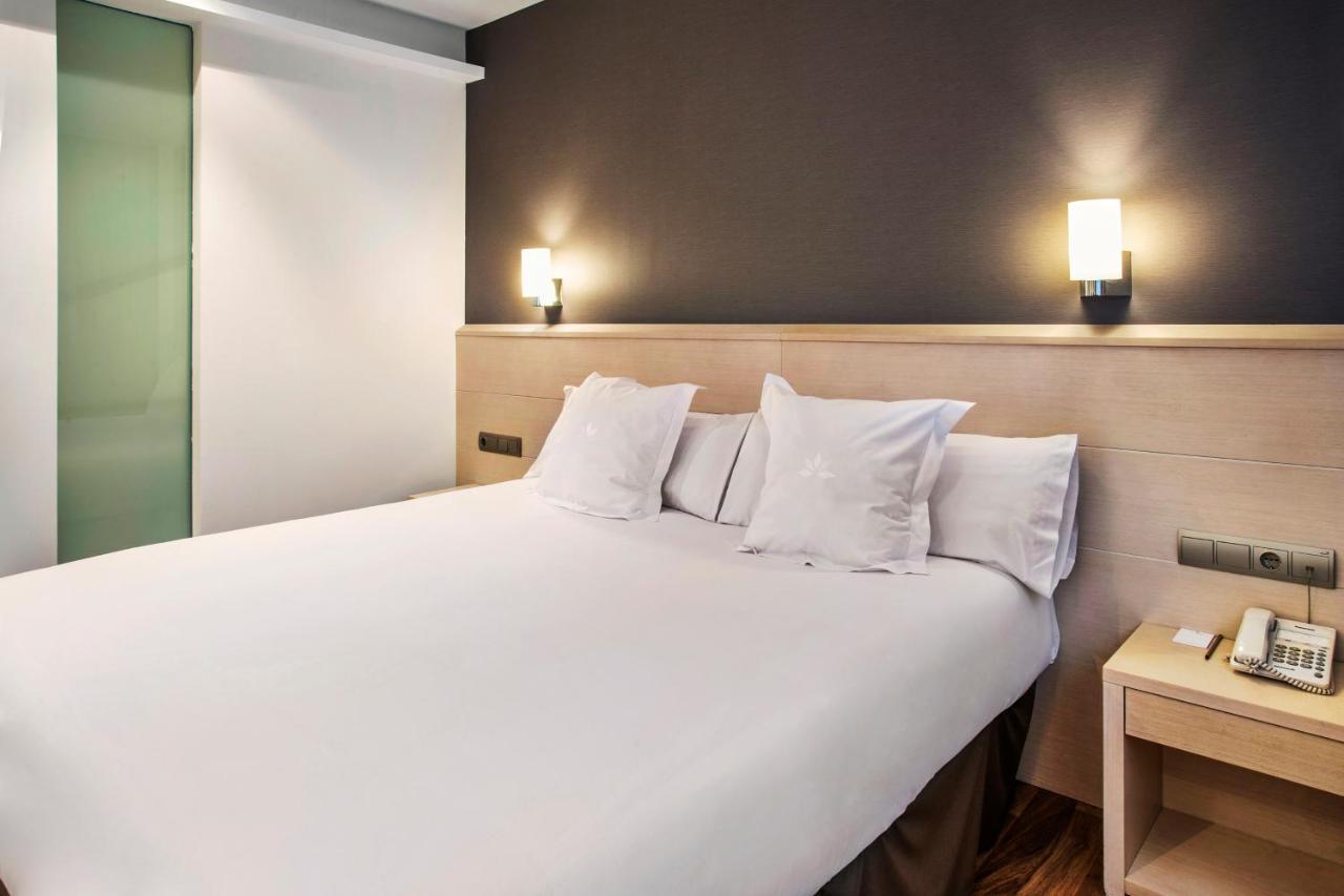 Azz Valencia Tactica Hotel パテルナ エクステリア 写真